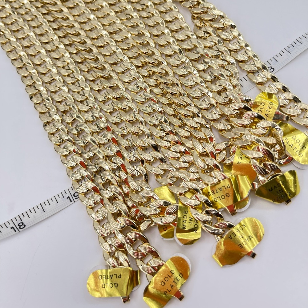 Men's 14k gold plated Cuban link bracelet 8 inche